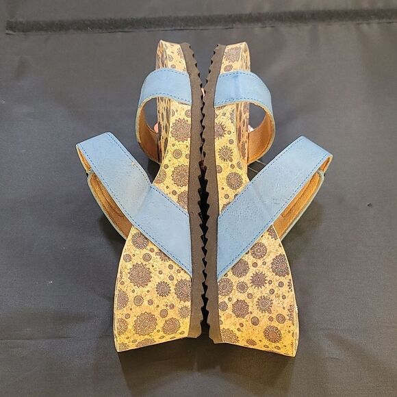 BRAND NEW MUK LUKS® WOMEN'S WINONA WEDGE SANDAL - Picture 8 of 14